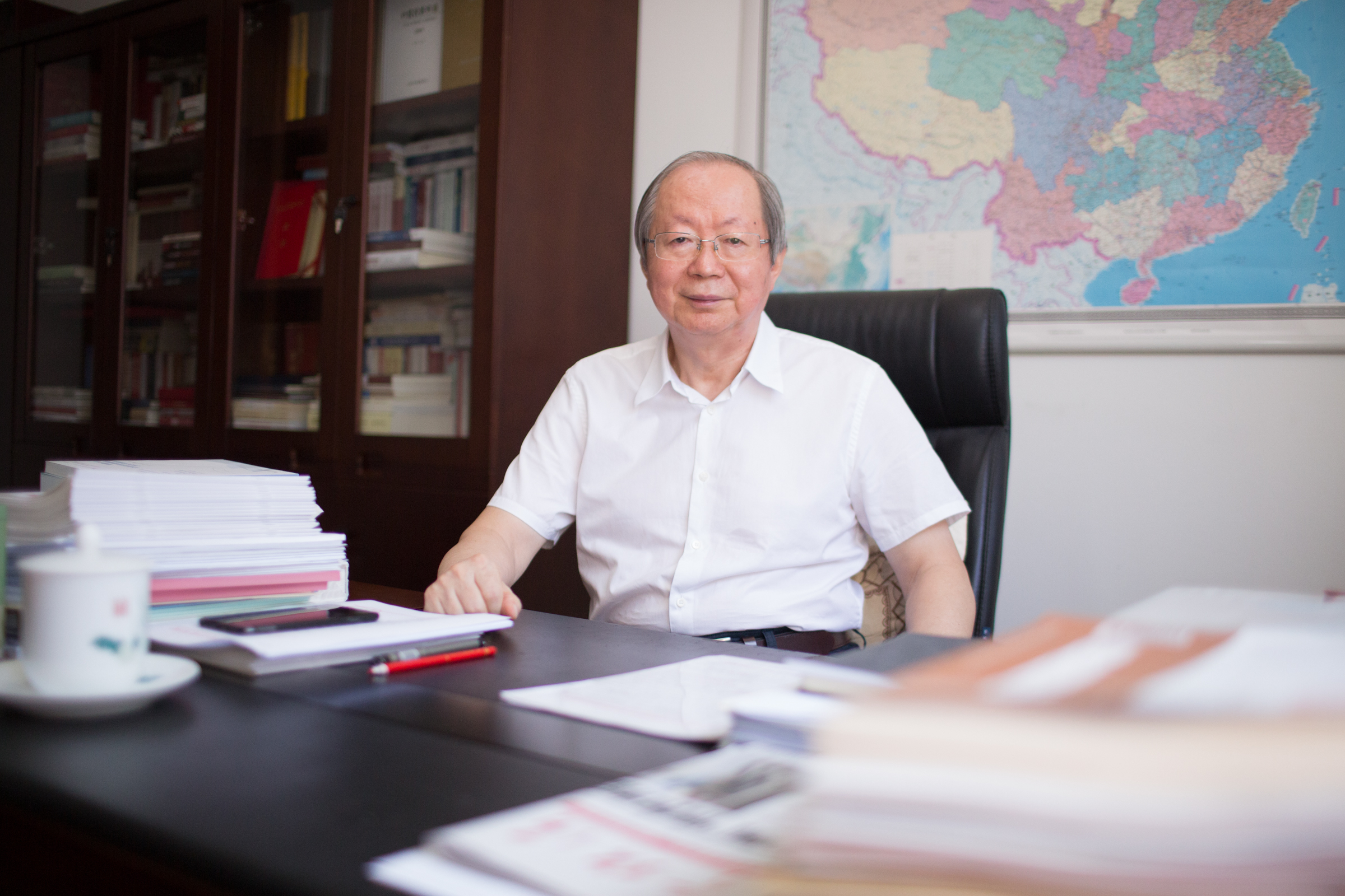 中国经济体制求正规英国365网址_be365经常登不上_beat365亚洲版登录研究会会长、十二届全国人大财经委副主任委员、国家发展求正规英国365网址_be365经常登不上_beat365亚洲版登录委原副主任彭森   澎湃新闻记者 权义 图